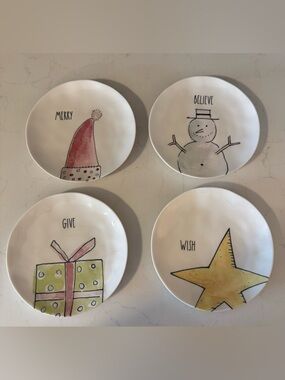 Set of 4 Rae Dunn Plates